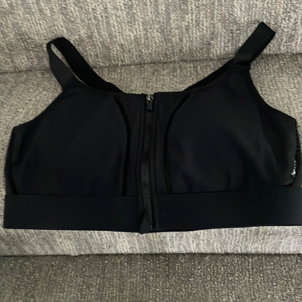 Fabletics sports bra size M